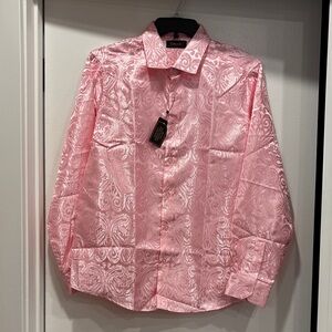 Absolute beauty in this shirt, wear with jeans a wedding or special occasion.